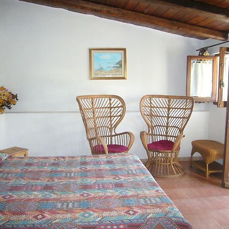 Su Trabi B&B Fluminimaggiore Bagian luar foto