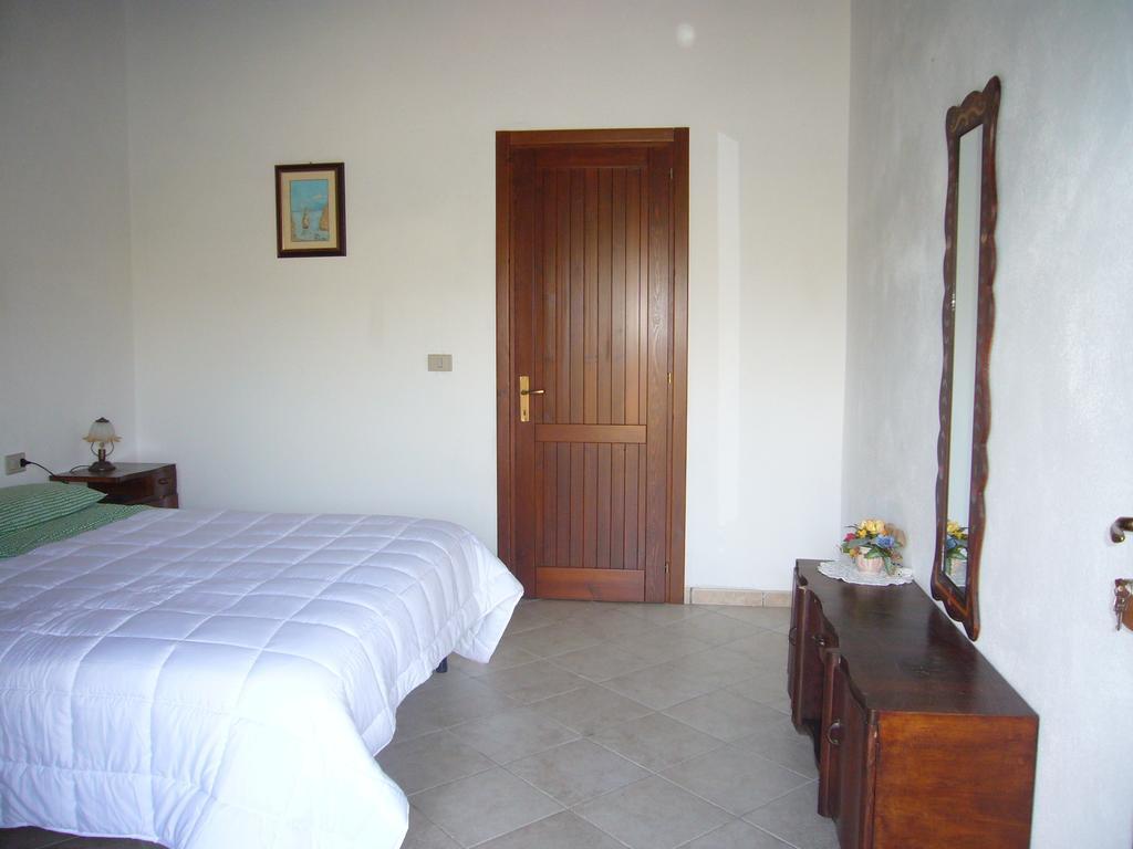 Su Trabi B&B Fluminimaggiore Ruang foto