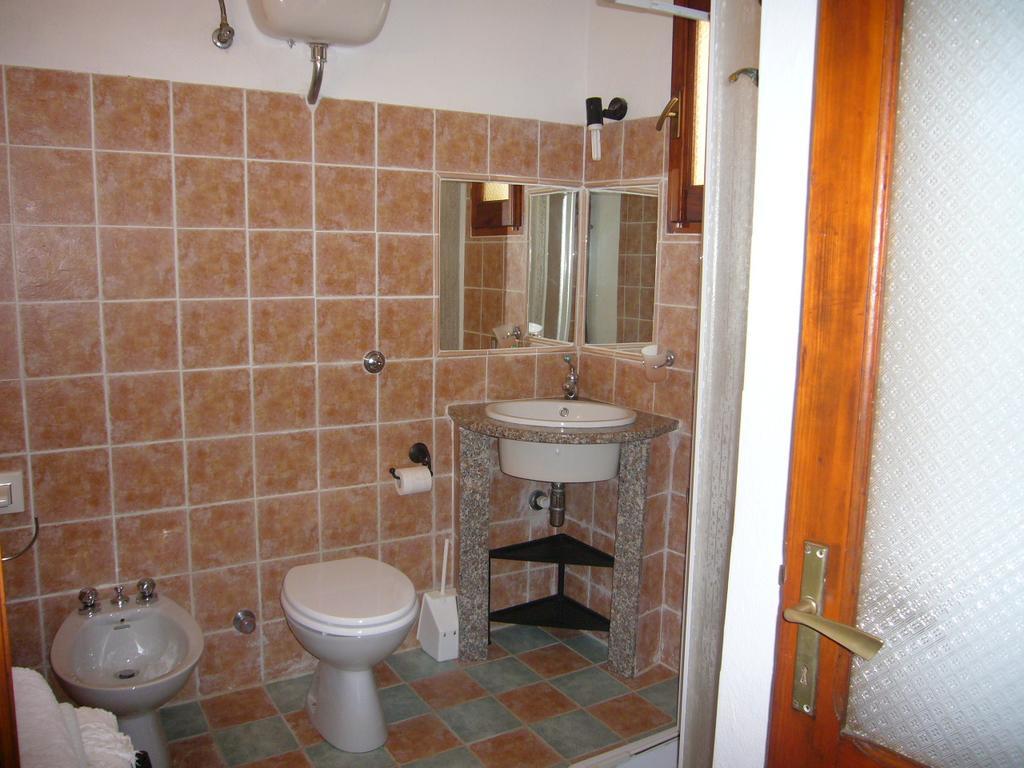 Su Trabi B&B Fluminimaggiore Bagian luar foto